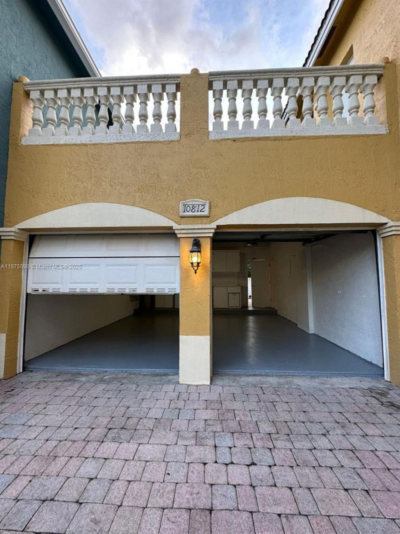 10812 NW 51st Ln, Doral, FL 33172 Photo