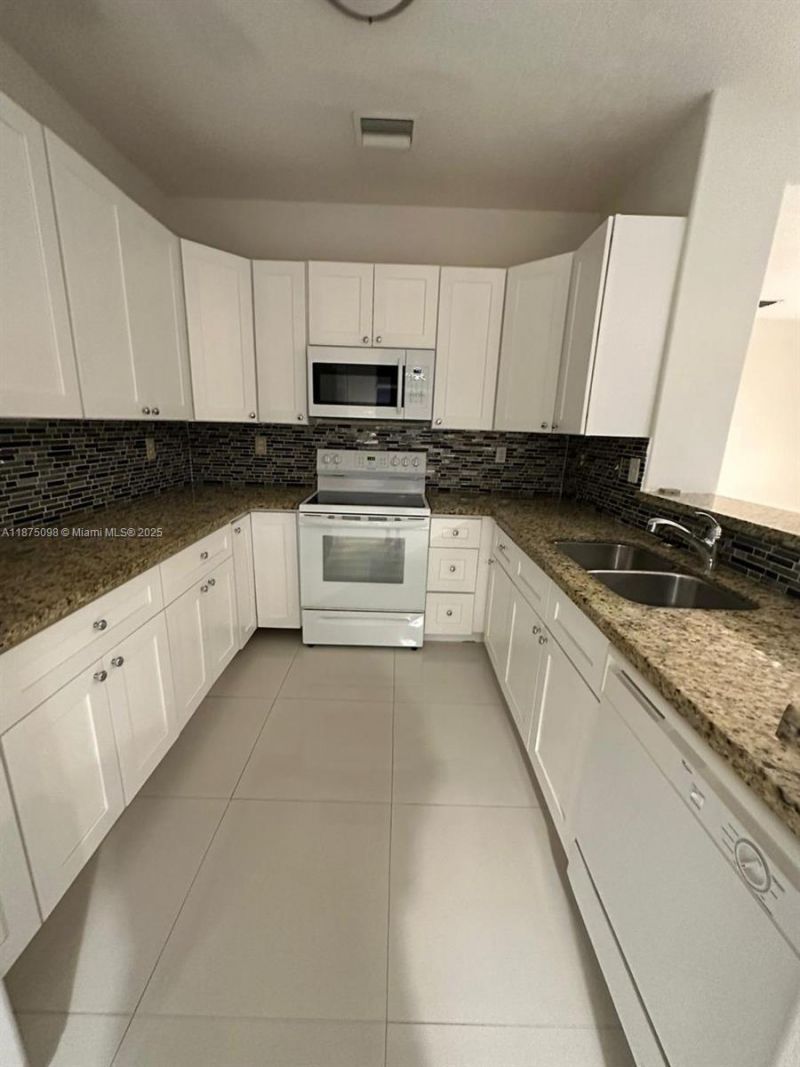 10812 NW 51st Ln, Doral, FL 33172 Photo