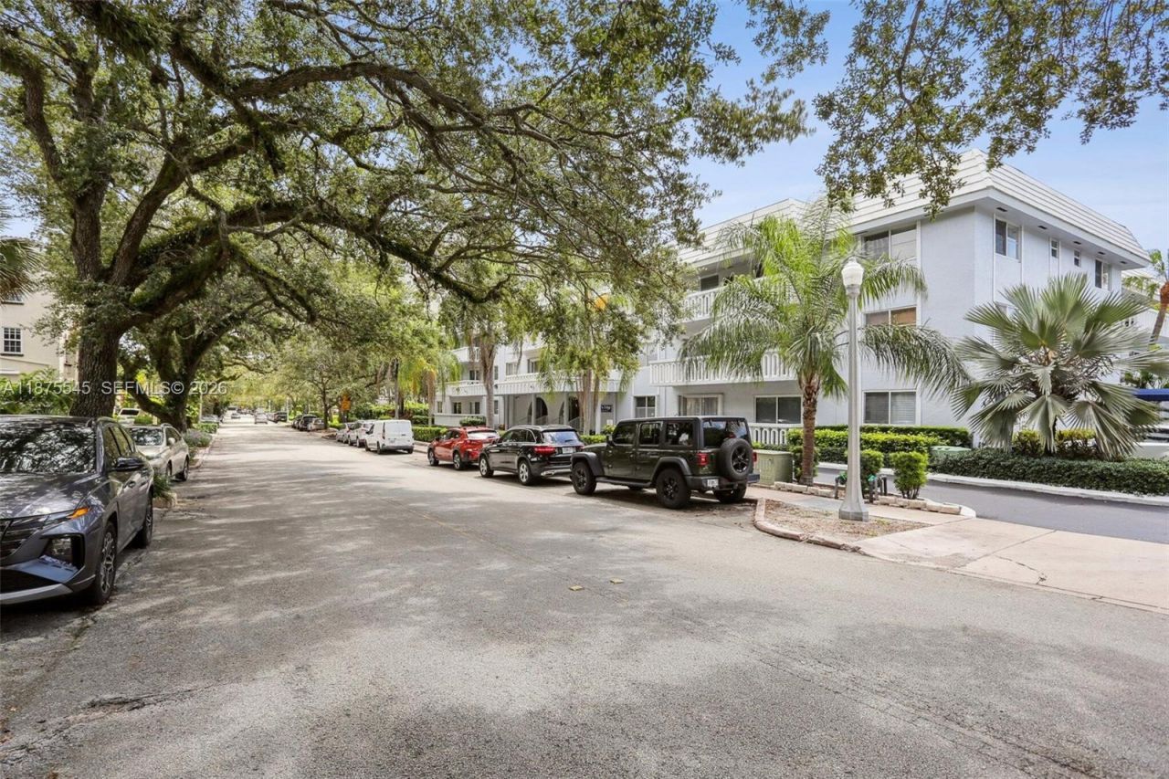 100 Edgewater Dr, Unit 142, Coral Gables, FL 33133 Photo