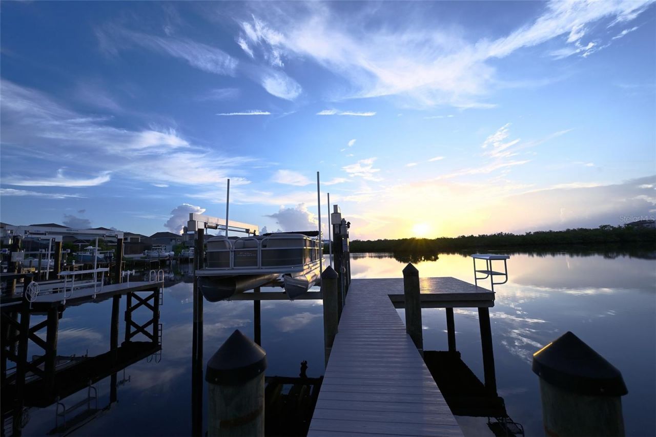 1056 Seagrape Drive, Ruskin, FL 33570 Photo