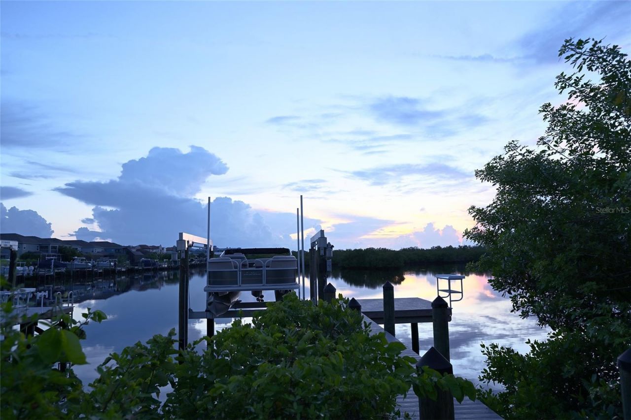 1056 Seagrape Drive, Ruskin, FL 33570 Photo
