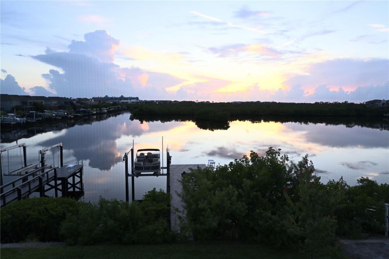 1056 Seagrape Drive, Ruskin, FL 33570 Photo