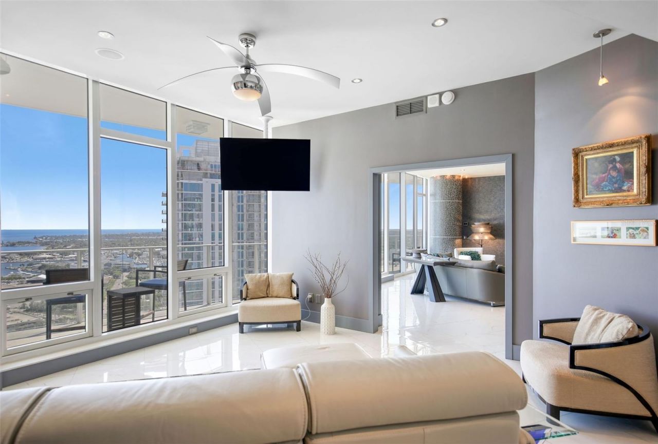 175 1st Street S, Unit 3103, Saint Petersburg, FL 33701 Photo