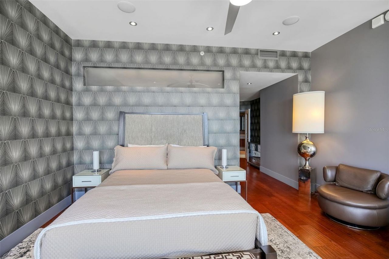 175 1st Street S, Unit 3103, Saint Petersburg, FL 33701 Photo