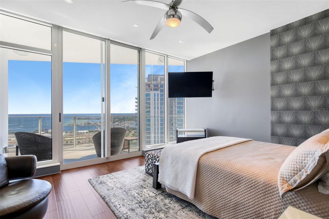 175 1st Street S, Unit 3103, Saint Petersburg, FL 33701 Photo