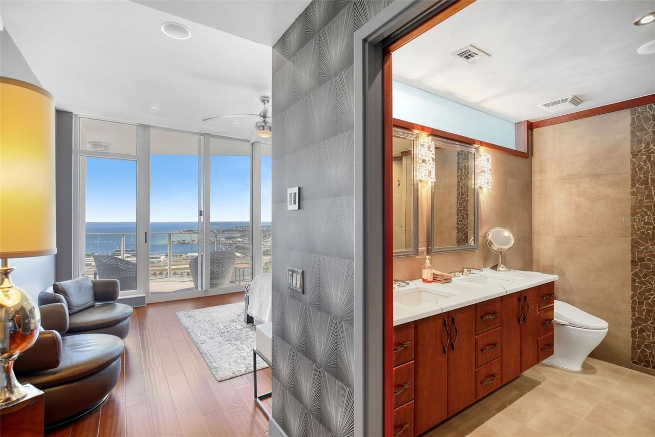 175 1st Street S, Unit 3103, Saint Petersburg, FL 33701 Photo