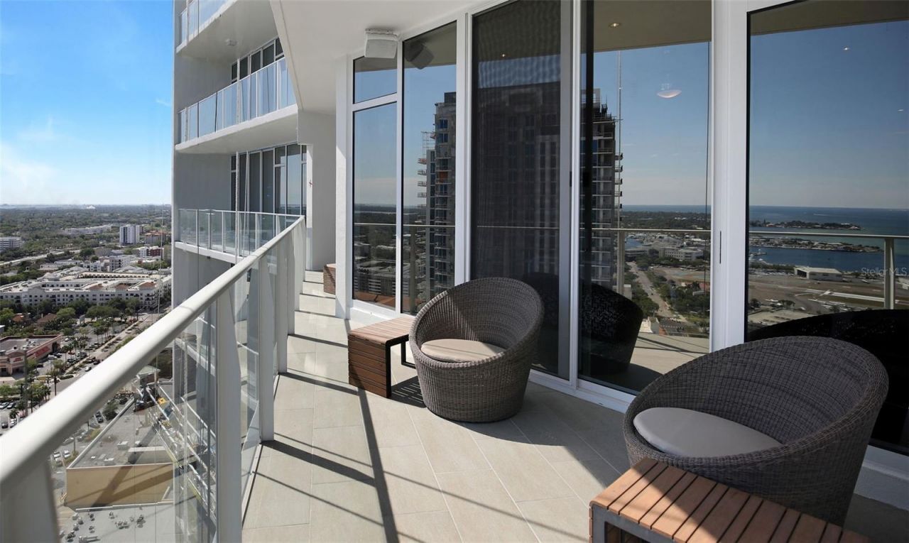 175 1st Street S, Unit 3103, Saint Petersburg, FL 33701 Photo