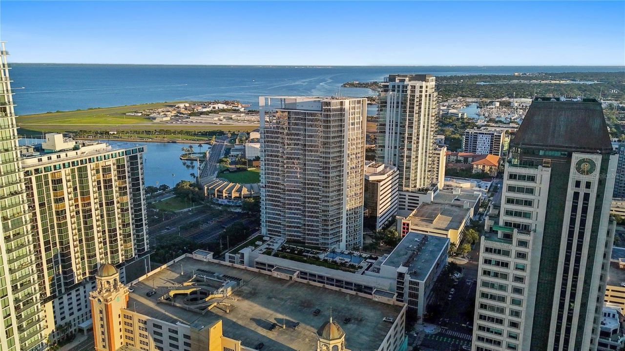 175 1st Street S, Unit 3103, Saint Petersburg, FL 33701 Photo