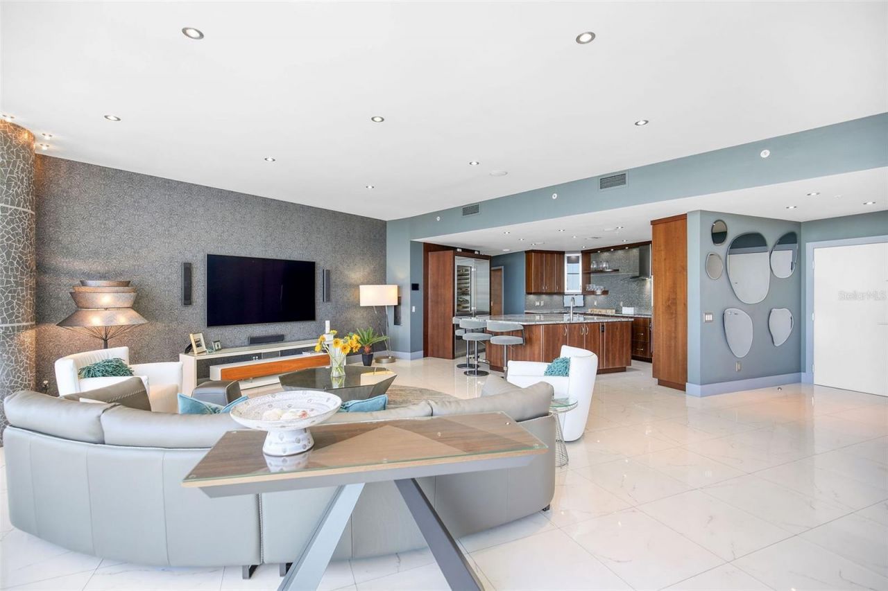 175 1st Street S, Unit 3103, Saint Petersburg, FL 33701 Photo