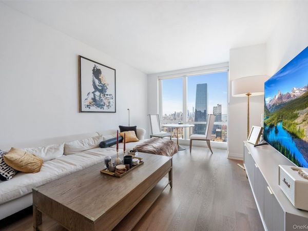 460 W 42nd Street, Unit 57G, New York (Manhattan), NY 10036