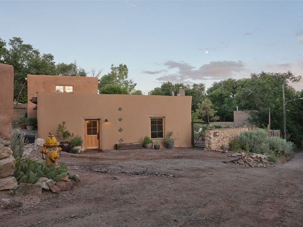 220 Rodriguez, Santa Fe, NM 87501