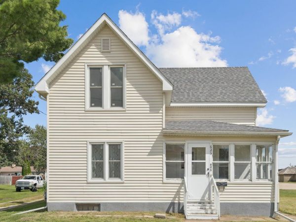 625 6th Street, Jesup, IA 50648