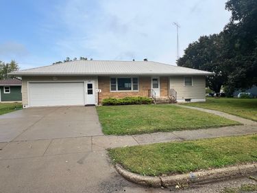 537 E Ronning Avenue, Appleton, MN 56208