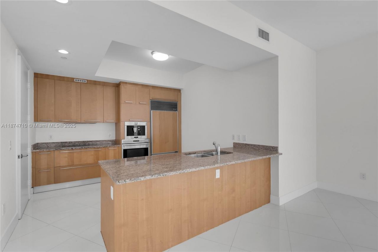 15811 Collins Ave, Unit 2407, Sunny Isles Beach, FL 33160 Photo