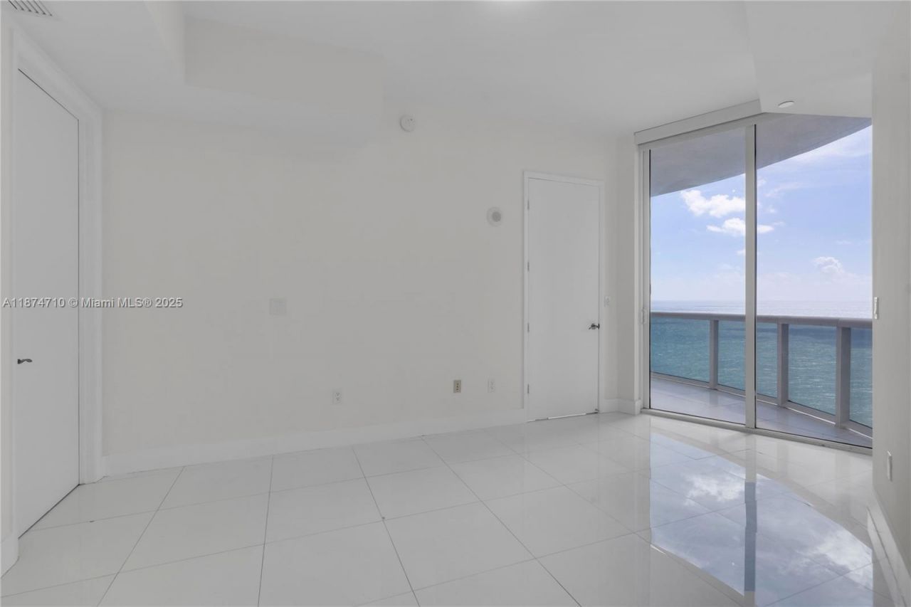 15811 Collins Ave, Unit 2407, Sunny Isles Beach, FL 33160 Photo
