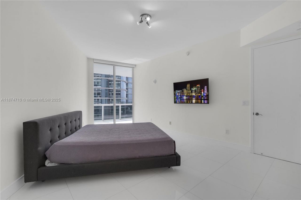 15811 Collins Ave, Unit 2407, Sunny Isles Beach, FL 33160 Photo