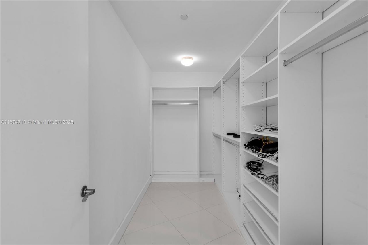 15811 Collins Ave, Unit 2407, Sunny Isles Beach, FL 33160 Photo