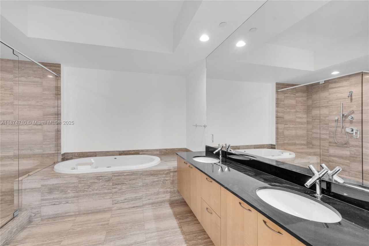 15811 Collins Ave, Unit 2407, Sunny Isles Beach, FL 33160 Photo