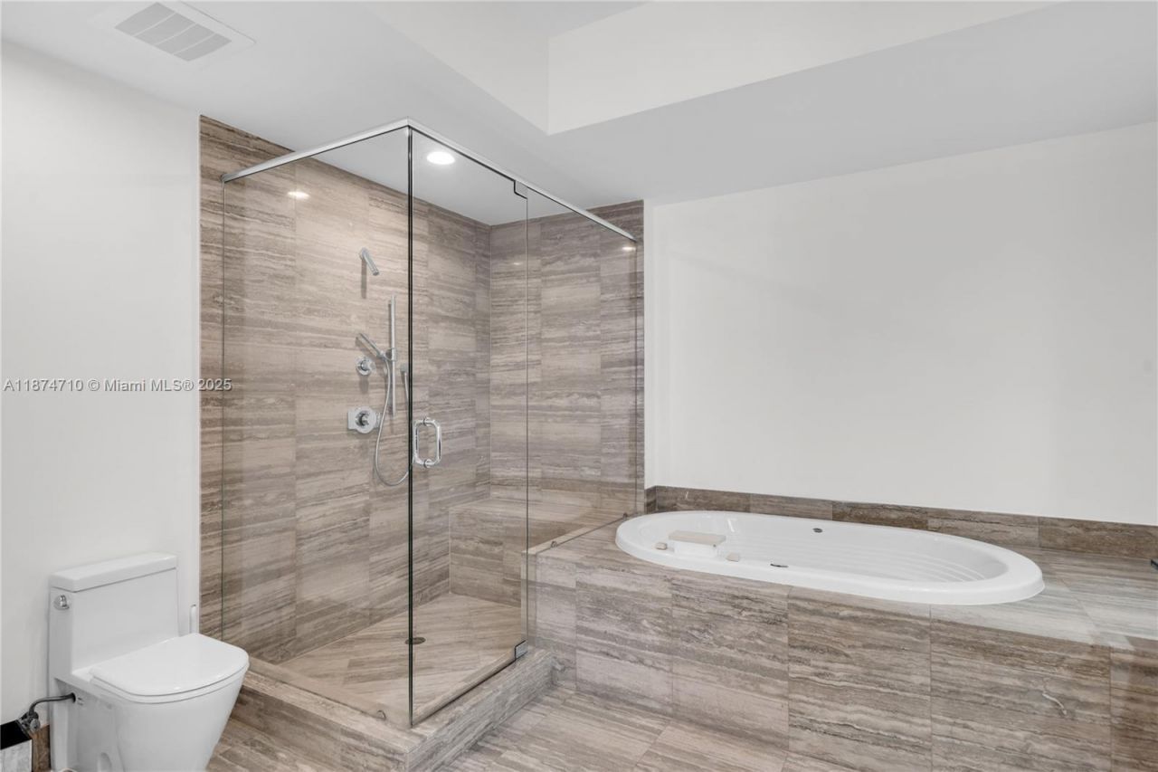 15811 Collins Ave, Unit 2407, Sunny Isles Beach, FL 33160 Photo