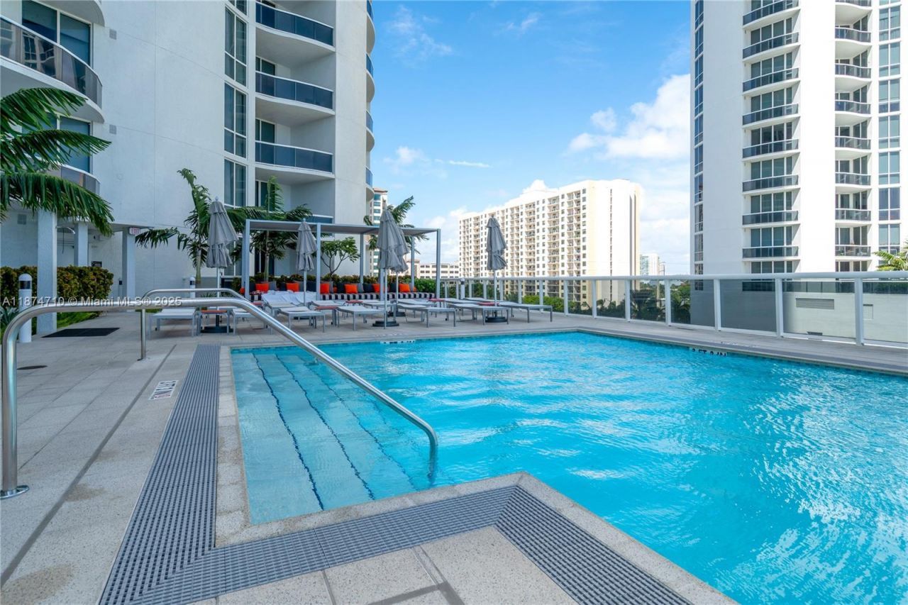 15811 Collins Ave, Unit 2407, Sunny Isles Beach, FL 33160 Photo