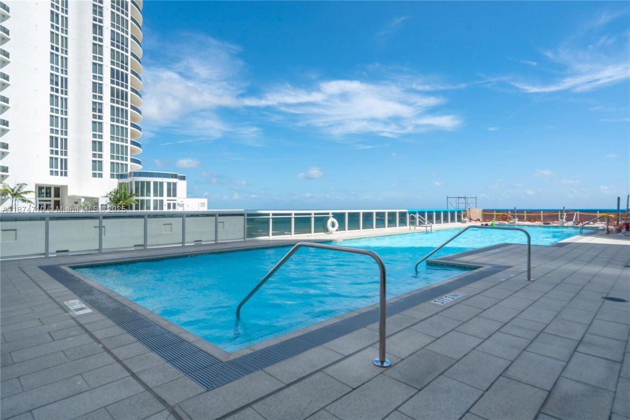 15811 Collins Ave, Unit 2407, Sunny Isles Beach, FL 33160 Photo