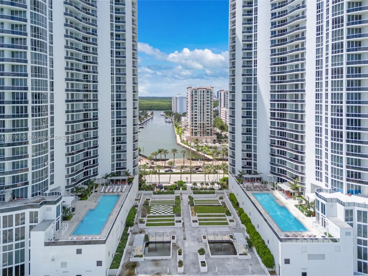 15811 Collins Ave, Unit 2407, Sunny Isles Beach, FL 33160 Photo