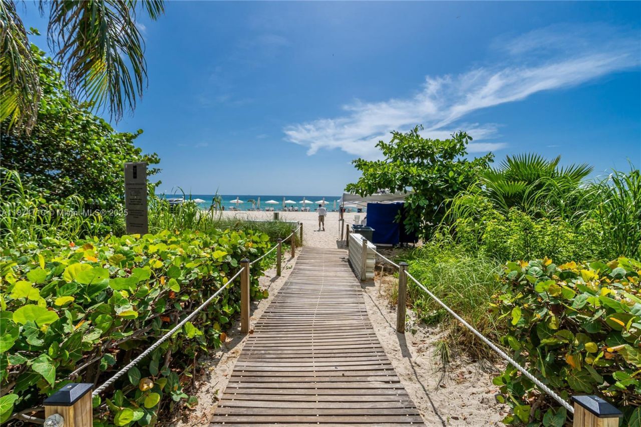 15811 Collins Ave, Unit 2407, Sunny Isles Beach, FL 33160 Photo