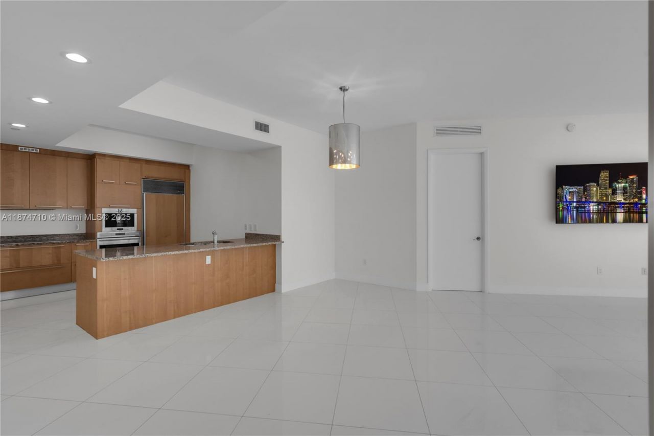 15811 Collins Ave, Unit 2407, Sunny Isles Beach, FL 33160 Photo