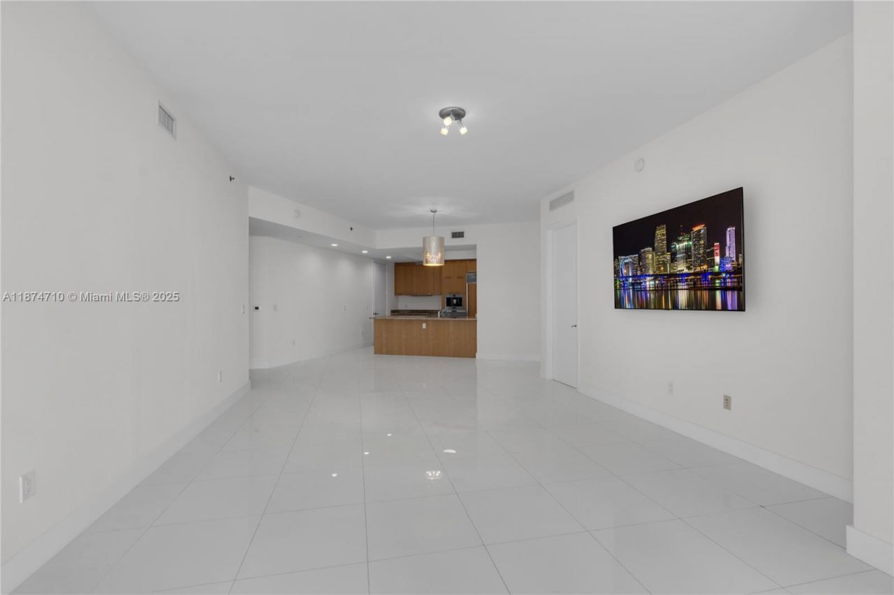 15811 Collins Ave, Unit 2407, Sunny Isles Beach, FL 33160 Photo