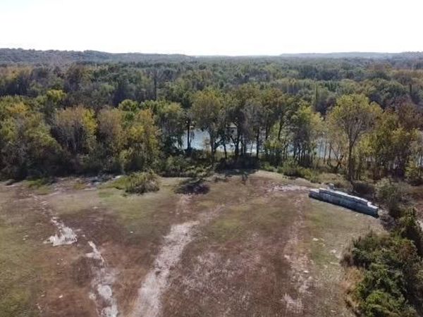 4694 Baumgartner Road, St Louis, MO 63129