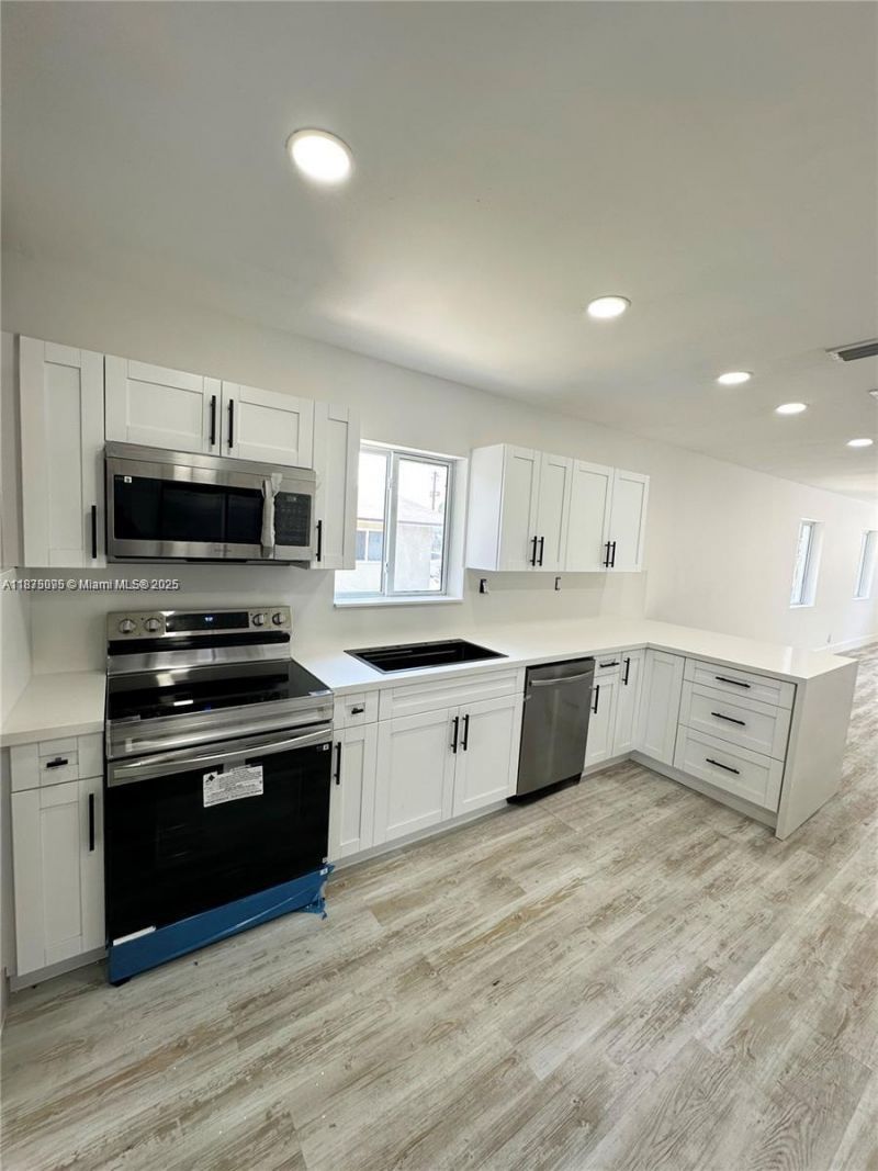 2740 NW 49th St, Miami, FL 33142 Photo