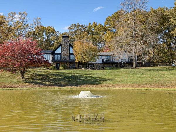 1985 Country Vw, Chapmansboro, TN 37035