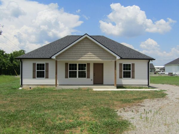 1600 Larry Dospil Dr, Lewisburg, TN 37091