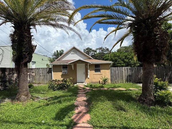 113 SE 4th Street, Hallandale Beach, FL 33009