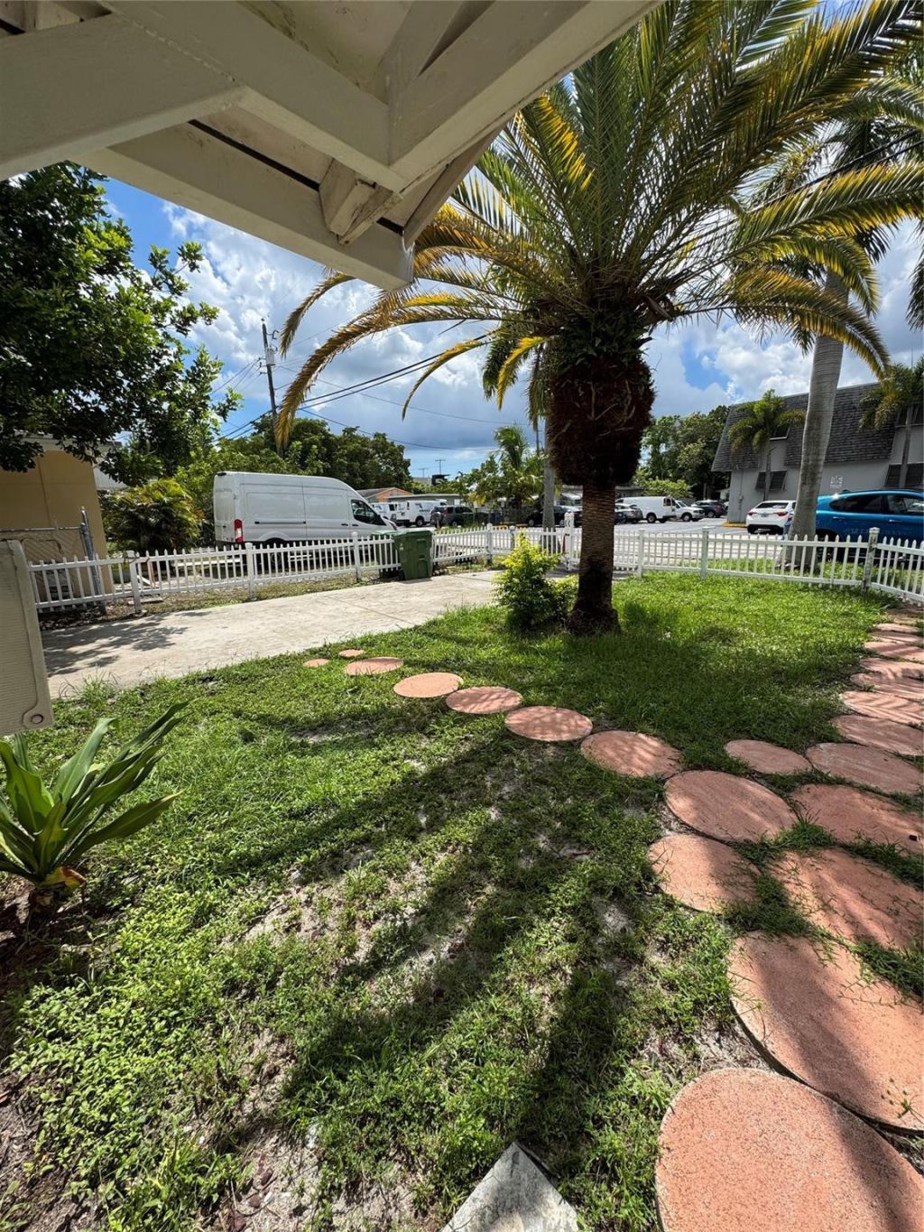 113 SE 4th Street, Hallandale Beach, FL 33009 Photo