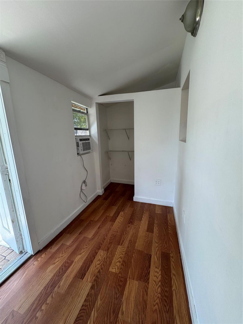 113 SE 4th Street, Hallandale Beach, FL 33009 Photo