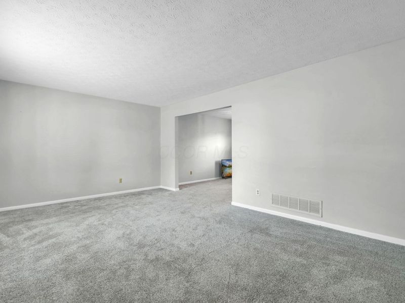 6930 Tanya Terrace, Reynoldsburg, OH 43068 Photo 3