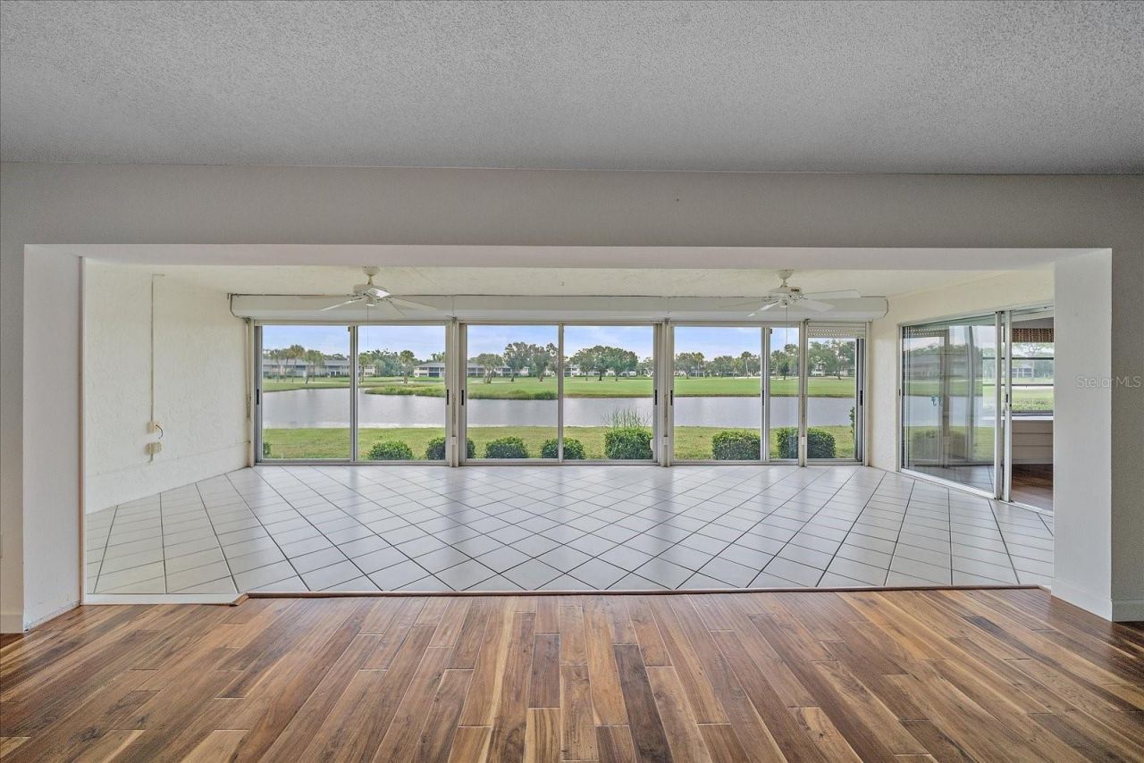 7077 W Country Club Drive N, Sarasota, FL 34243 Photo