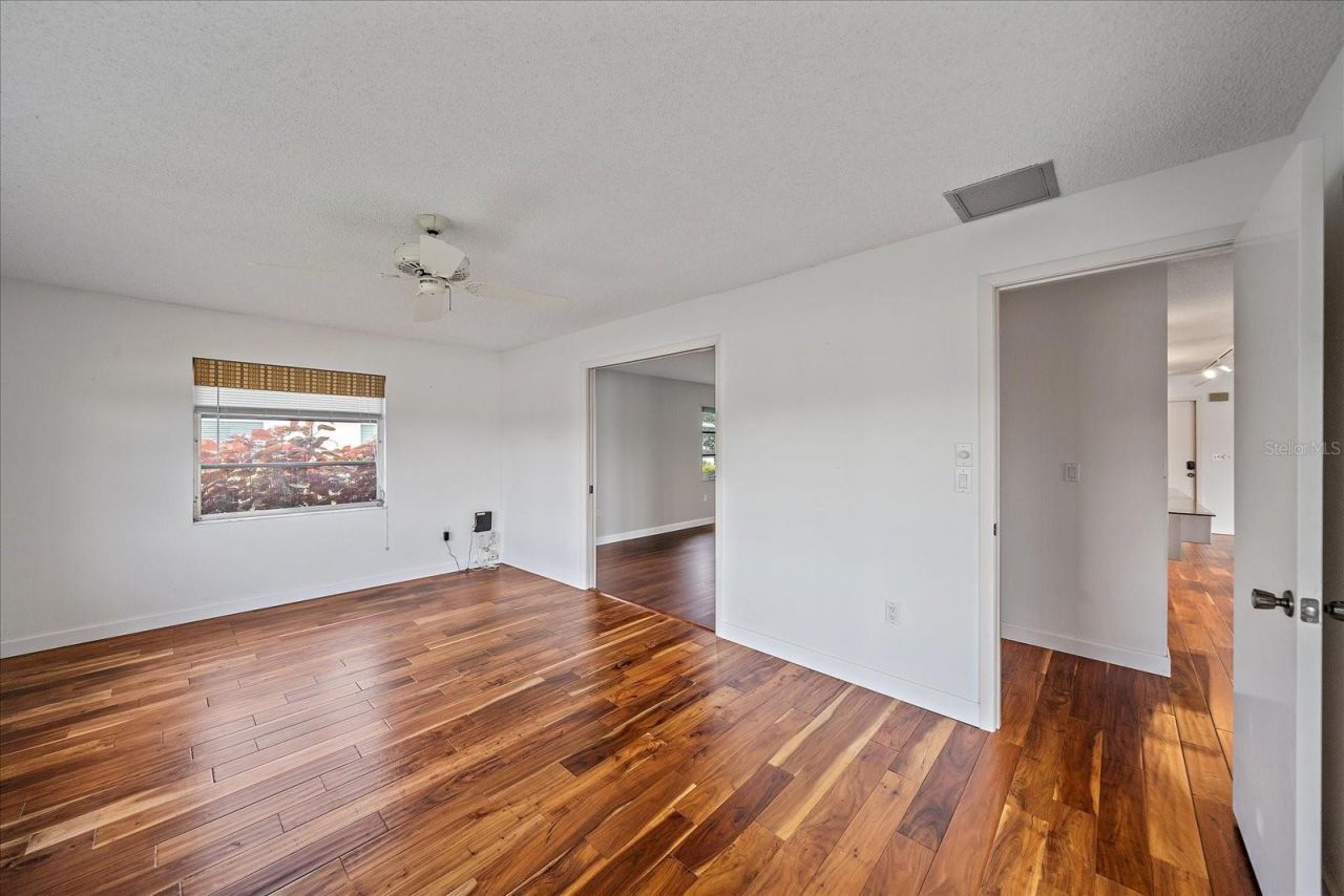 7077 W Country Club Drive N, Sarasota, FL 34243 Photo