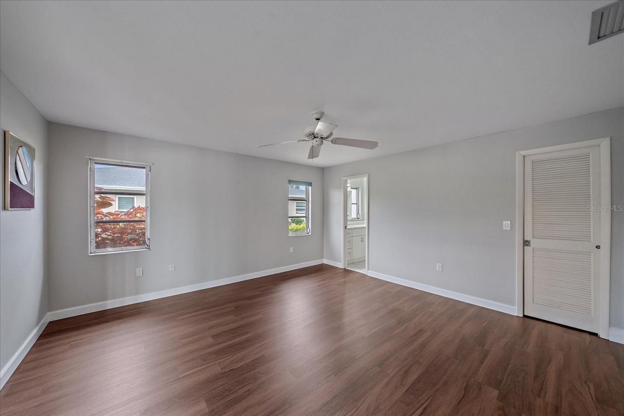 7077 W Country Club Drive N, Sarasota, FL 34243 Photo