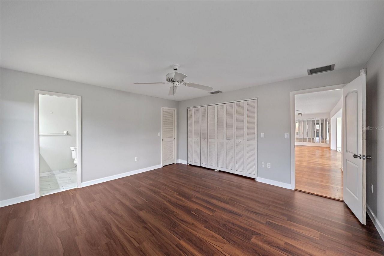 7077 W Country Club Drive N, Sarasota, FL 34243 Photo