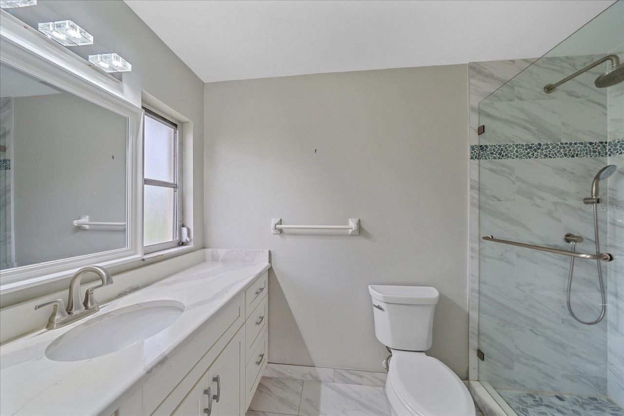 7077 W Country Club Drive N, Sarasota, FL 34243 Photo