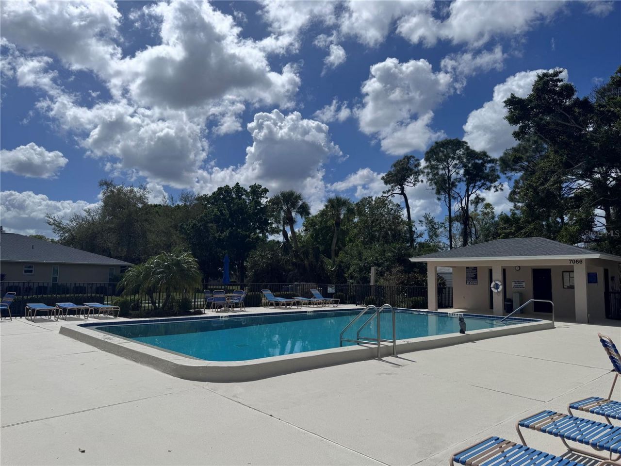 7077 W Country Club Drive N, Sarasota, FL 34243 Photo