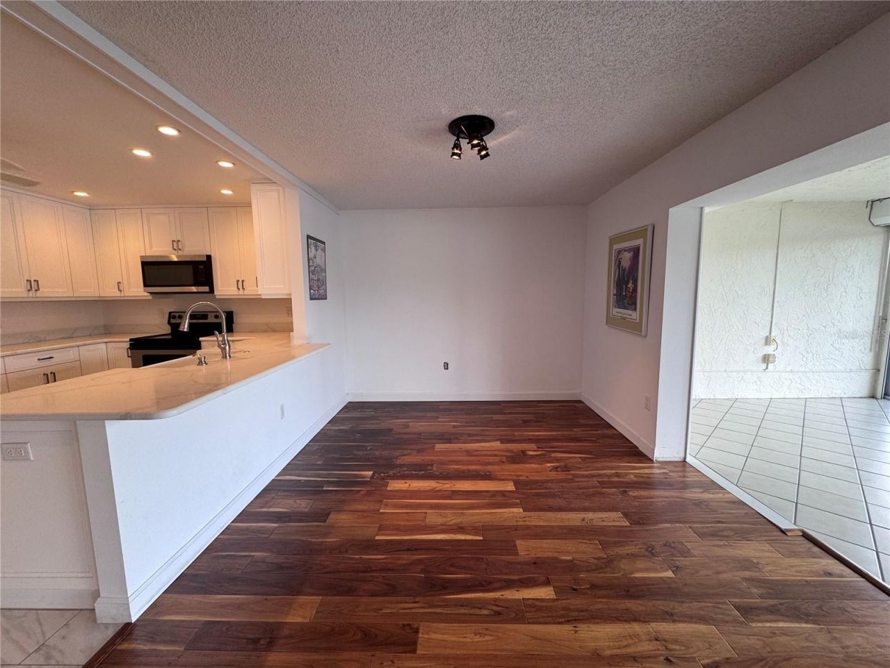 7077 W Country Club Drive N, Sarasota, FL 34243 Photo