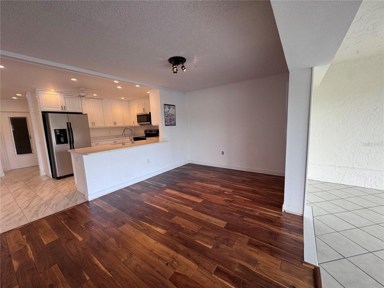 7077 W Country Club Drive N, Sarasota, FL 34243 Photo