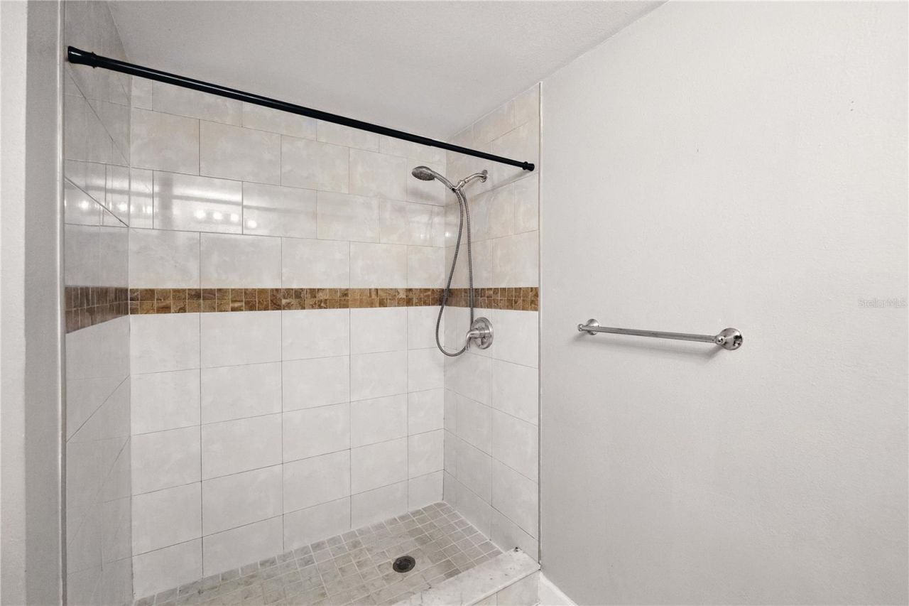 16009 Saddle Creek Drive, Tampa, FL 33618 Photo