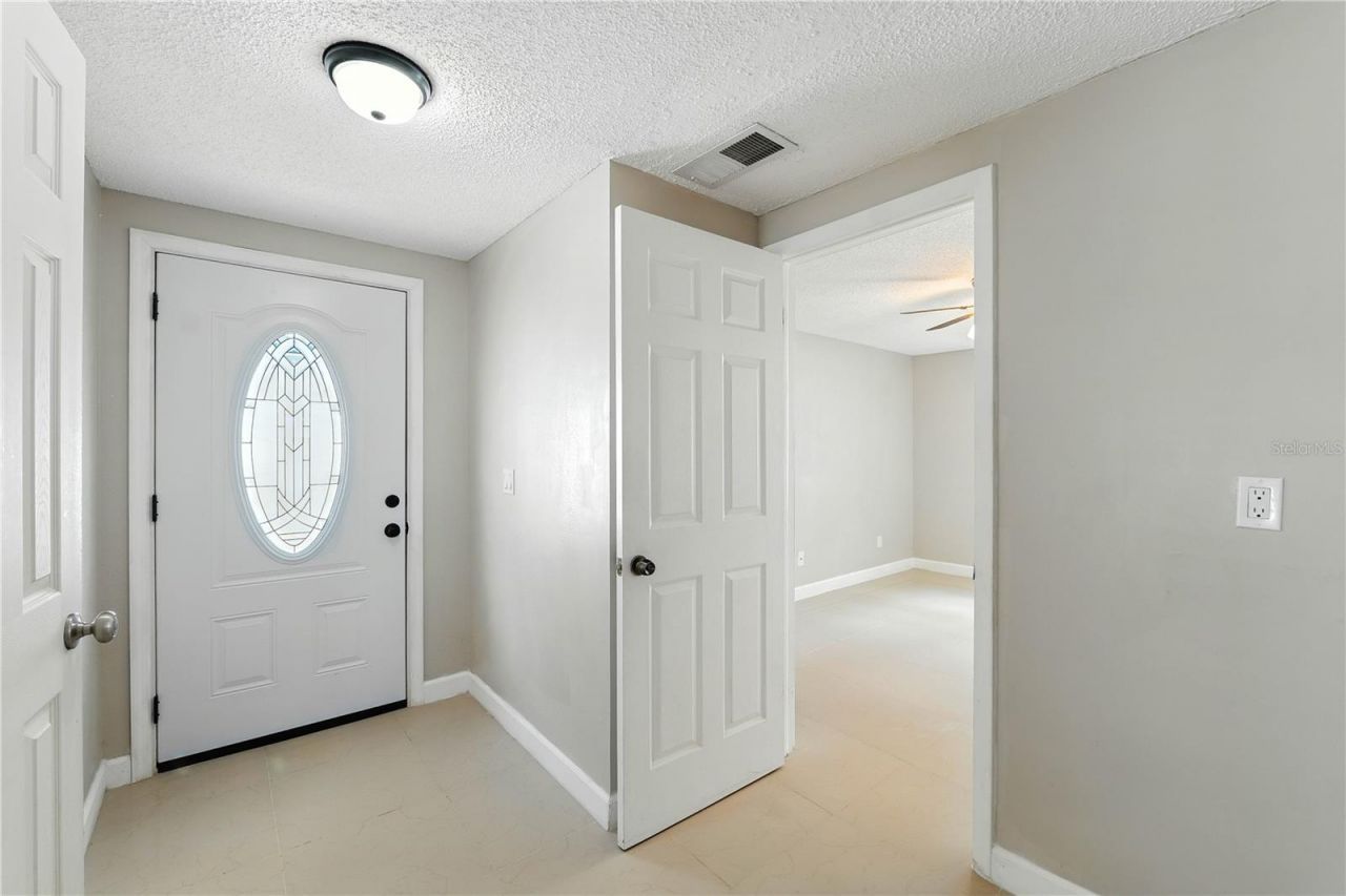 16009 Saddle Creek Drive, Tampa, FL 33618 Photo