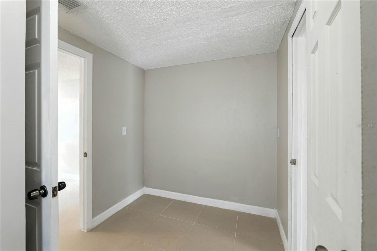 16009 Saddle Creek Drive, Tampa, FL 33618 Photo