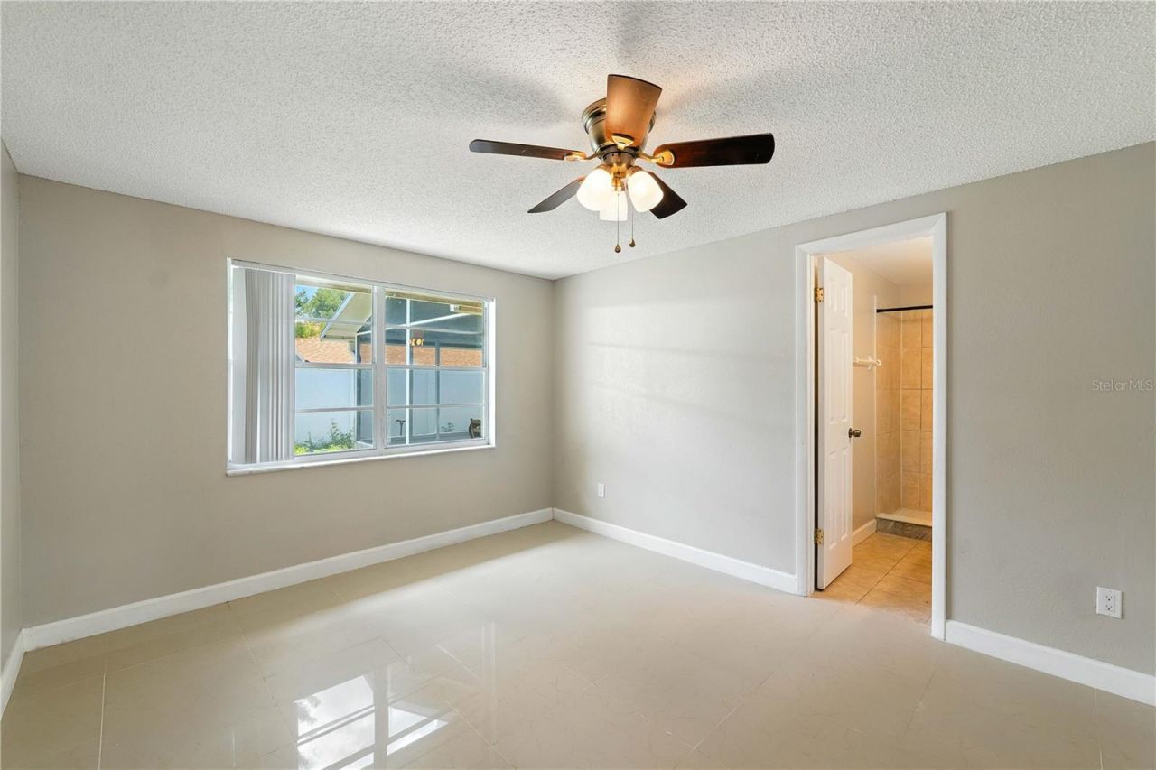 16009 Saddle Creek Drive, Tampa, FL 33618 Photo