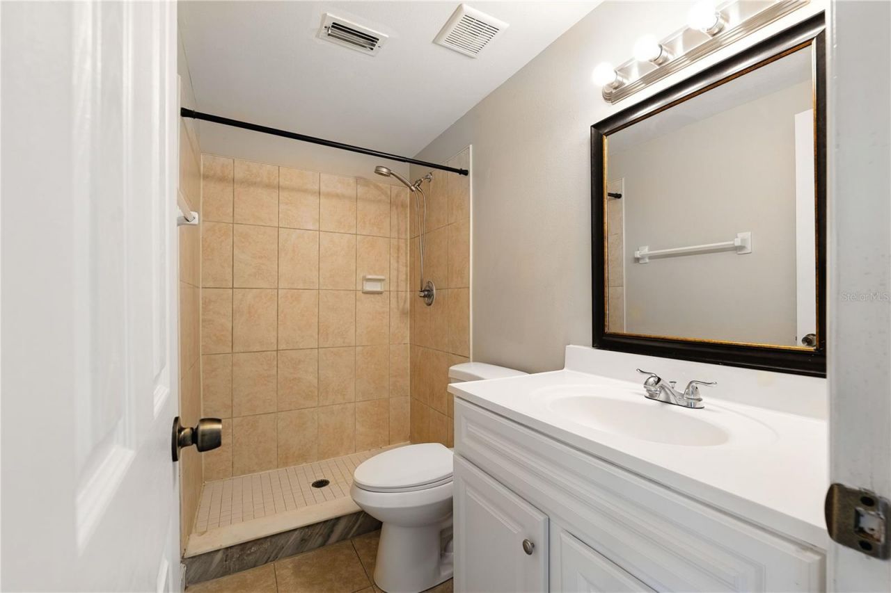 16009 Saddle Creek Drive, Tampa, FL 33618 Photo